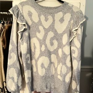 Crown & Ivy Gray and Cream Patterned Sweater